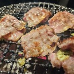 炭火焼肉 ひびの亭 - 