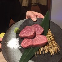 近江うし 焼肉 にくTATSU 青山本店 - 