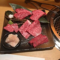 近江うし 焼肉 にくTATSU 青山本店 - 
