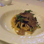 リストランテ ラ・バリック トウキョウ - パスタ（卵黄を練りこんだもの　鮎をほぐしたもの＆クレソン　トリュフ添え）