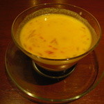 艇家大牌トン - 混ぜると全体がマンゴーの黄色い色になります