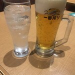味仙 - 生ビール（中）と、ライチ酒サワーで乾杯！