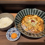 Mabo Dou Fu Toukyou - 麻婆麺 ¥1,000＋月見たまご ¥100＋ご飯 ¥100（価格は訪問時）