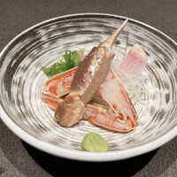 札幌かに家 本店 - ズワイガニのお刺身　※生なのでとても柔らかい。身が甘く美味しい。ただ、生だからか、少し殻から身を外しづらいかな。