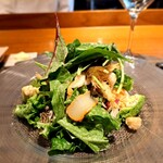 ラ・ファソン 古賀 - ⚫～Salade～「白エビの上新粉揚げ 帆立のスモーク アボカド 柿  塩麹  リンゴ酢風味  シーザーサラダ」