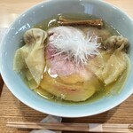 飯田商店 - わんたん入りチャーシューしおらぁ麺