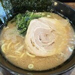 家系ら～めん 陸 - 料理写真: