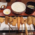 Kushikatsu Aka Tombo - 串カツランチは8本