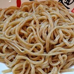 三豊麺 - 三豊麺 茅場町店 モチモチ食感の全粒粉縮れ平打ち太麺