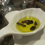 tavola di YOHEI yogi NISHIDA - イタリアの秋トリュフオイルとともに