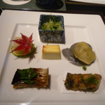 懐食みちば - 前菜
      チーズ黄金焼 
      蛎秘伝揚 
      鰊有馬煮 
      水菜バラ子和へ 
      里芋黒胡麻
      