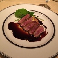 ワイニスタ - .鴨胸肉のロースト バルサミコソース