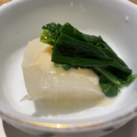 ひつまぶし 登河 那古野本店 - お通し　大根＆ほうれん草