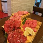 肉を愛する俺の店 笑門屋 - 