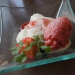 パフ　カフェ - さくらんぼのムース