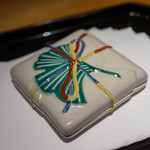 日本料理 幸庵 - 玄猪包をモチーフにした器