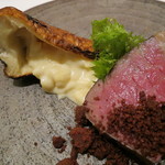 フロリレージュ - 宮崎県産馬もも肉の塩漬け、一夜干し、人参グラタン仕立て、土に見立てた赤ワインソース3