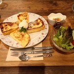 カフェしるく - 料理写真:フレンチトースト(アイス添え)