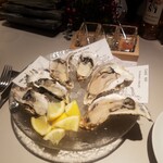 Oysterbar & Wine BELON - おまかせ生牡蠣の盛り合わせ　3,400円