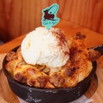 カフェ・ド・リオン パレット - 【2023.12】青森ふじりんごつがるりんごの焼き上げスキレットアップルパイ(税込1628円)