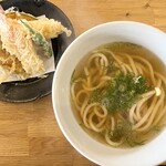 うどんおよべ - 料理写真:海老天ぷらうどん