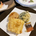 天婦羅割烹 すみ - 玉ネギ ブロッコリー ？？ 骨煎餅 