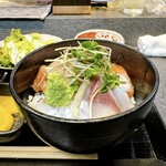 なんか喰ぃ亭 - ミニ海鮮丼