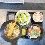 なんか喰ぃ亭 - ミニ海鮮丼とミニ海老天そば