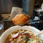 麺屋 悠 - 2種の炙りチャーシューは、豚モモ肉、豚バラ肉を使っている