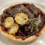 お菓子と麦酒 - ビーフシチューのタルト