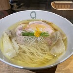 Japanese Ramen Noodle Lab Q - 塩わんたん麺　