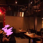 ベティのマヨネーズ - ●飲み放題コース（簡単なスナック菓子と焼酎とお茶やジュースなど）５０００円ポッキリ
      
      店内は映画館のように広く席はステージに一方方向に向いています。
      