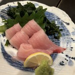 寿司酒場 スシイチ - ブリの刺身。