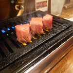 焼肉 たくちゃん 本店 - じっくり焼いてくださいます