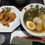 三豊麺 - 和風醤油ラーメンと鶏の唐揚げ(5個)