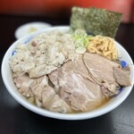 手打ち中華そば酒田 - チャーシュー麺（中盛）1150円