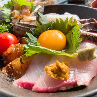 うさぎ亭 - 料理写真:海の幸丼 アップ