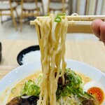 博多屋台ラーメン 介ッち - 通常麺リフト