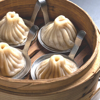 熱々蒸し立ての自家製小籠包♪