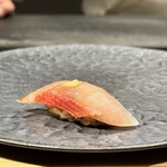 227957286 - 金目鯛の握り