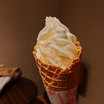 Akarenga Kafe - ソフトクリーム(はちみつ)(380円)