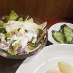 キッチン ブルー グローブ - サラダ、お新香のアップ