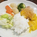 キッチン ブルー グローブ - ２度目のご飯、サラダも乗せて！