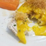 キッチン ブルー グローブ - 勿論、カダイフも乗せます