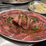 ツラとキモ 炭火焼肉 いわしげ - 