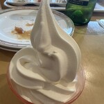 Etowaru - ソフトクリームは自分でねじねじしながら盛り付けていただきました。