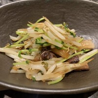 はかたの桜華 本店 - ポン酢を掛けて食べます
