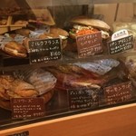 グルグルベーカリー - サンドイッチのショーケース☆コスパ最高❗️