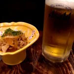 八乃屋 - 生ビールとお通し。