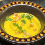 レフ アオキ - アミューズはの濃厚なポタージュ